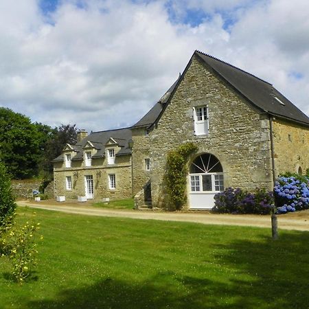 Manoir De Saint-Fiacre Bed & Breakfast Malansac ภายนอก รูปภาพ