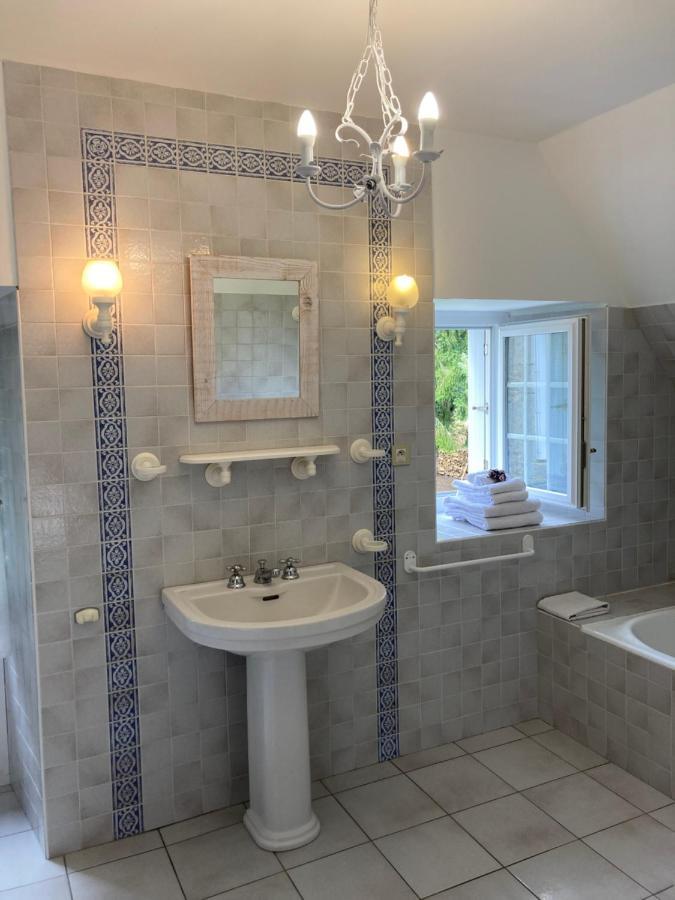 Manoir De Saint-Fiacre Bed & Breakfast Malansac ภายนอก รูปภาพ