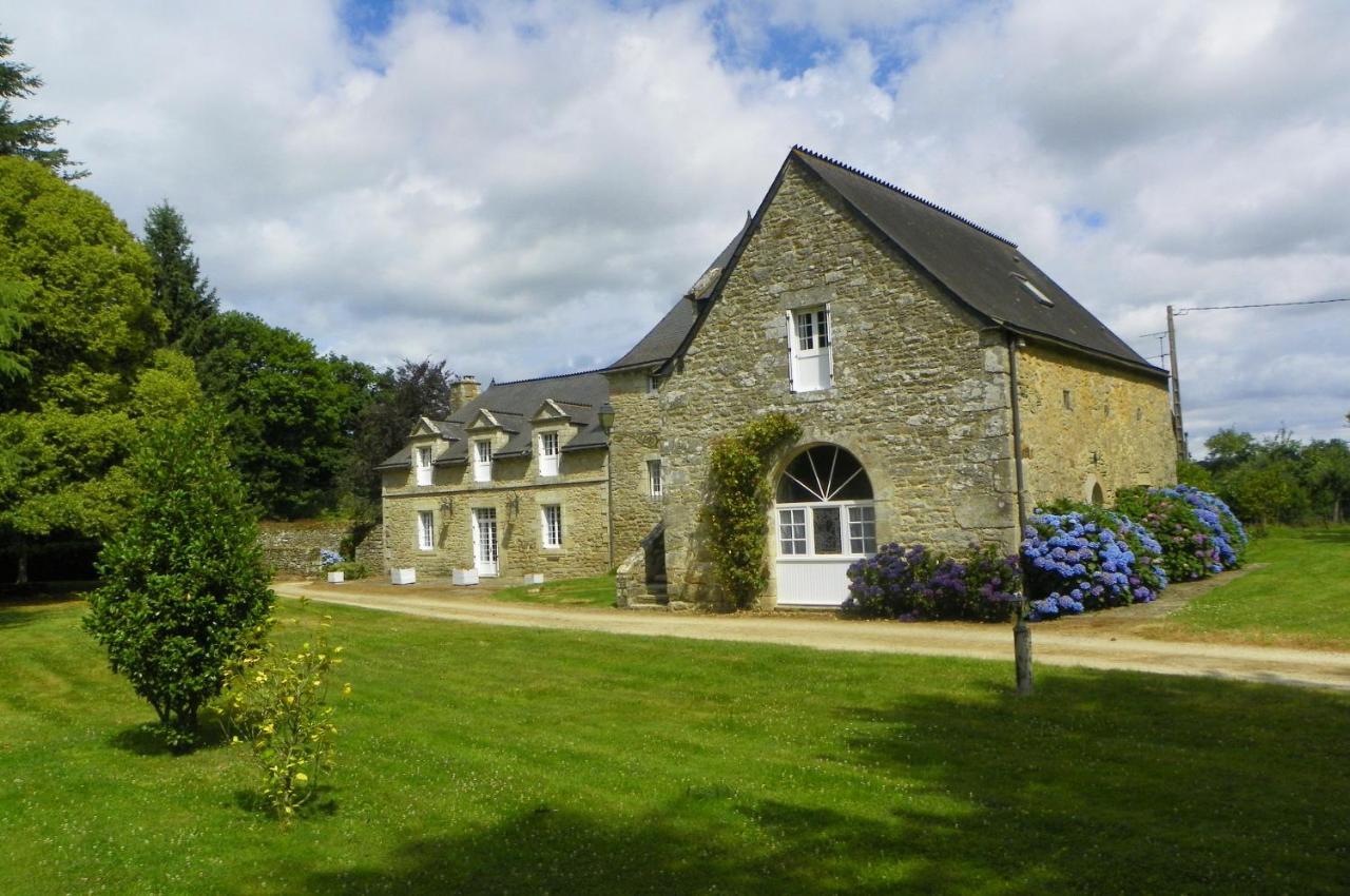 Manoir De Saint-Fiacre Bed & Breakfast Malansac ภายนอก รูปภาพ